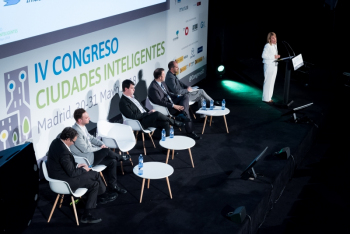 Elena-Nevado-Ayuntamiento-Caceres-2-Ponencia-4-Congreso-Ciudades-Inteligentes-2018Ciudades-inteligentes-2018-144