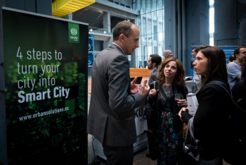 Stands-1-Comida-Networking-4-Congreso-Ciudades-Inteligentes-2018