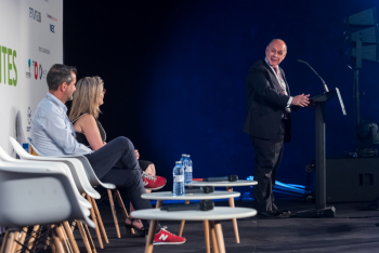 Carlos-Daniel-Casares-Femp-2-Inauguracion-5-Congreso-Ciudades-Inteligentes-2019
