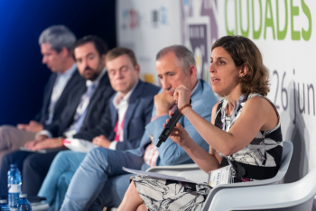 Elena-Gonzalez-Red-1-Mesa-Redonda-5-Congreso-Ciudades-Inteligentes-2019